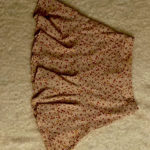 High rise mini skirt, very comfortable, cute flowers
